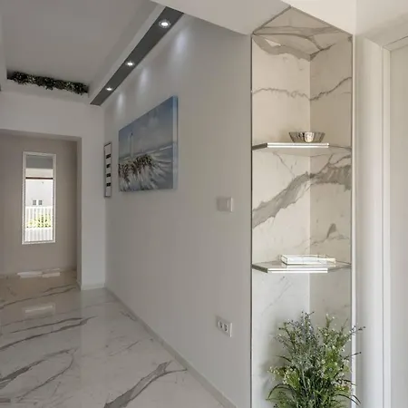 Apartment Royal Silver